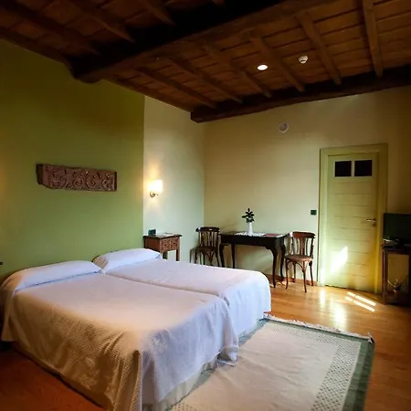 Rectoral De Castillon 3*