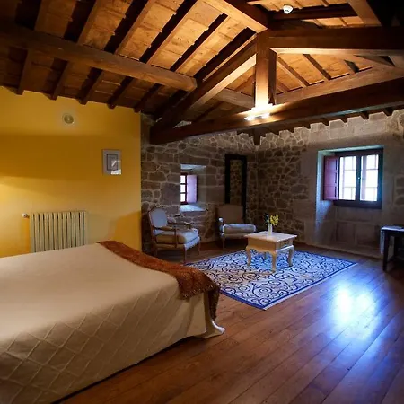 Rectoral De Castillon Hotel