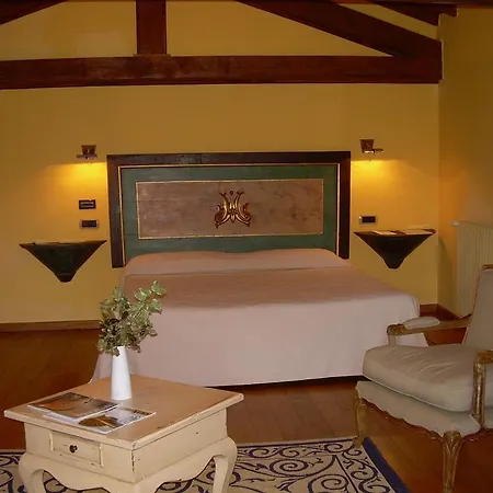 Hotel Rectoral De Castillon