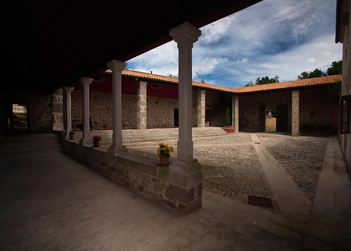 Hotel Rectoral De Castillon Pantón