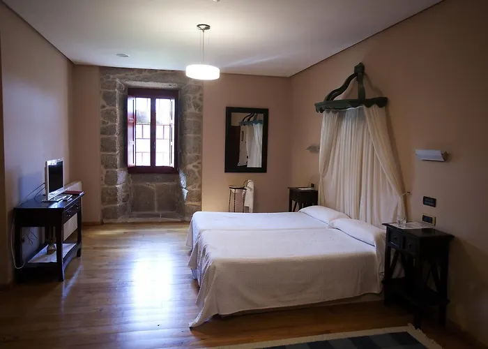 Otel Rectoral De Castillon 3*