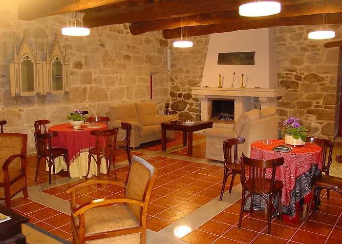 Rectoral De Castillon Otel