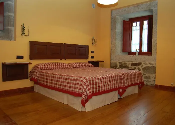 Rectoral De Castillon Otel Pantón